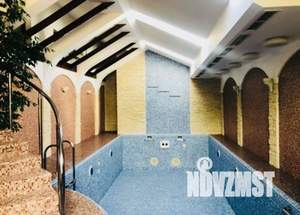 Дом 400м&sup2;, 2-этажный, на длительный срок, 