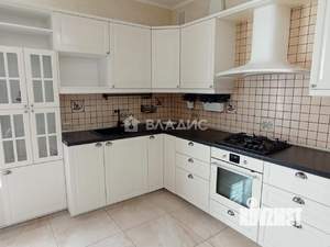Дом 300м², 3-этажный, на длительный срок, 