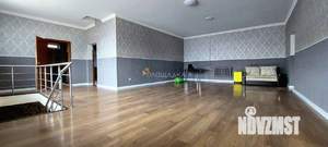 Дом 220м&sup2;, 2-этажный, на длительный срок, 