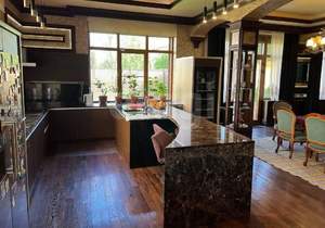 Дом 486м&sup2;, 3-этажный, на длительный срок, 