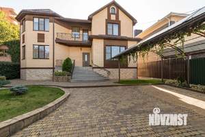 Дом 300м&sup2;, 2-этажный, на длительный срок, 