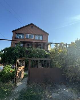 Дом 216м&sup2;, 3-этажный, на длительный срок, 