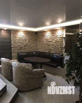 Дом 500м&sup2;, 2-этажный, на длительный срок, 