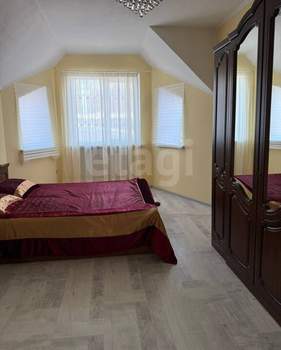 Дом 180м², 3-этажный, на длительный срок, 