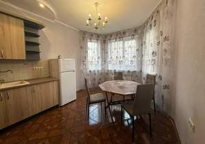 Дом 180м², 3-этажный, на длительный срок, 