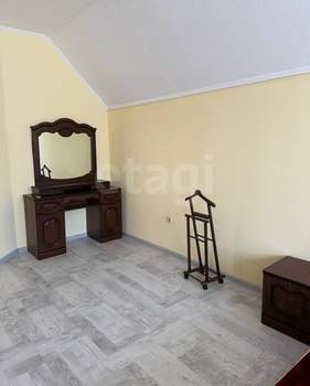 Дом 180м², 3-этажный, на длительный срок, 