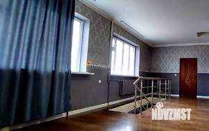 Дом 220м&sup2;, 2-этажный, на длительный срок, 