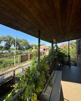 Дом 216м&sup2;, 3-этажный, на длительный срок, 