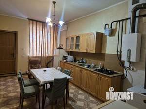 Дом 200м&sup2;, 2-этажный, на длительный срок, 