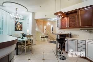 Дом 260м&sup2;, 2-этажный, посуточно, 