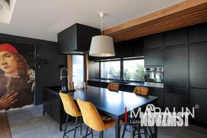 Дом 300м², 3-этажный, на длительный срок, 