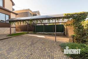 Дом 300м&sup2;, 2-этажный, на длительный срок, 