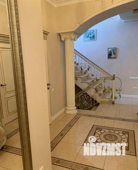 Дом 500м&sup2;, 3-этажный, на длительный срок, 