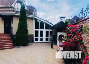 Дом 400м&sup2;, 2-этажный, на длительный срок, 