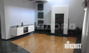 Дом 280м&sup2;, 2-этажный, на длительный срок, 