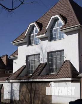 Дом 240м&sup2;, 2-этажный, на длительный срок, 