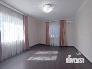 Дом 235м², 3-этажный, на длительный срок, 