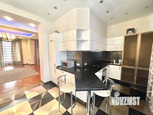 Дом 160м², 3-этажный, на длительный срок, 