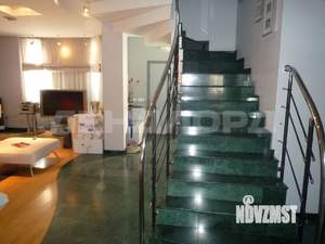 Дом 280м&sup2;, 2-этажный, на длительный срок, 