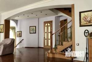 Дом 240м&sup2;, 2-этажный, на длительный срок, 