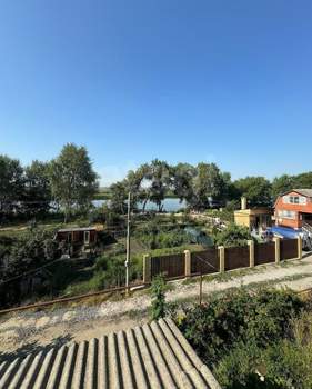 Дом 216м&sup2;, 3-этажный, на длительный срок, 