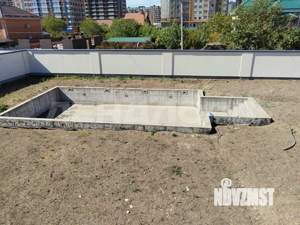 Дом 1000м&sup2;, 3-этажный, на длительный срок, 