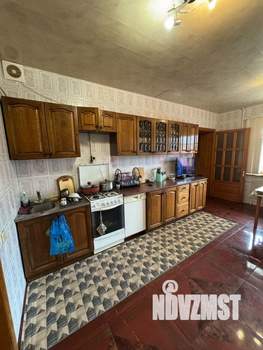 Дом 240м², 3-этажный, на длительный срок, 