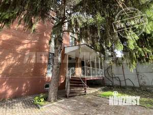 Дом 457м², 3-этажный, на длительный срок, 