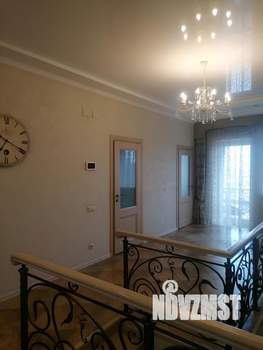 Коттедж 292м&sup2;, 2-этажный, на длительный срок, 