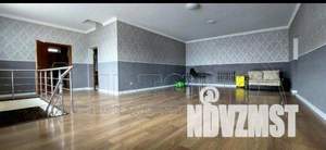 Дом 310м&sup2;, 2-этажный, на длительный срок, 