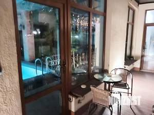 Дом 220м&sup2;, 3-этажный, посуточно, 