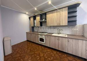 Дом 180м², 3-этажный, на длительный срок, 