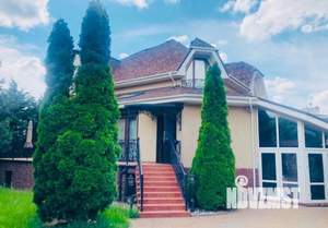 Дом 400м&sup2;, 2-этажный, на длительный срок, 