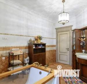 Дом 350м&sup2;, 2-этажный, на длительный срок, 