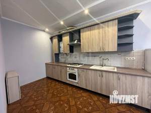 Дом 180м&sup2;, 3-этажный, на длительный срок, 