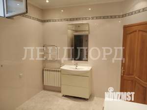 Дом 460м&sup2;, 3-этажный, на длительный срок, 