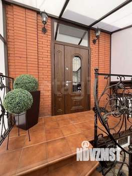 Дом 291м&sup2;, 2-этажный, участок 3 сот.  