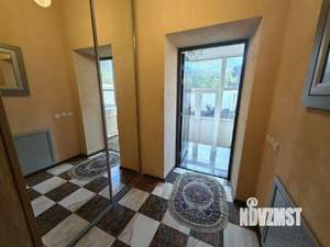 Дом 404м&sup2;, 2-этажный, участок 647 сот.  