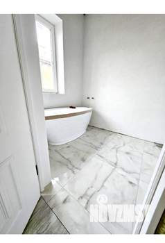 Дом 130м&sup2;, 2-этажный, участок 4 сот.  