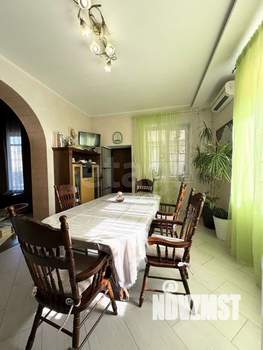 Дом 247м&sup2;, 2-этажный, участок 594 сот.  