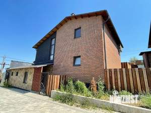 Дом 252м², 2-этажный, участок 4 сот.  