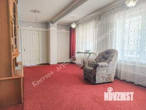 Дом 296м&sup2;, 2-этажный, участок 3 сот.  