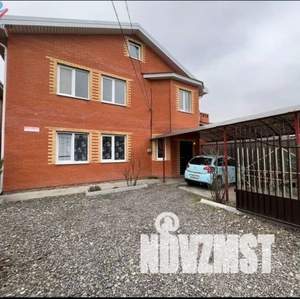 Дом 246м&sup2;, 2-этажный, участок 3 сот.  