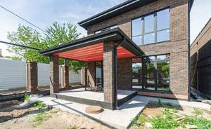 Дом 220м&sup2;, 2-этажный, участок 3 сот.  