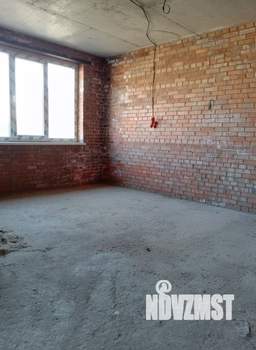 Дом 240м&sup2;, 3-этажный, участок 1 сот.  