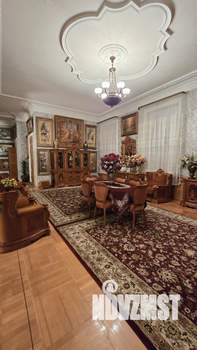 Дом 662м², 3-этажный, участок 7 сот.  