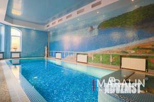 Дом 250м², 3-этажный, участок 8 сот.  