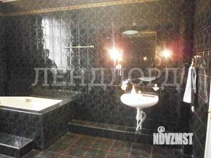 Дом 525м&sup2;, 2-этажный, участок 5 сот.  