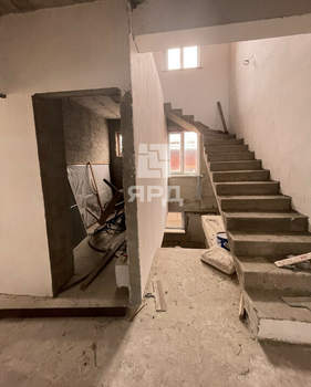 Дом 354м&sup2;, 3-этажный, участок 8 сот.  