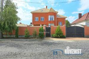 Дом 400м², 3-этажный, участок 6 сот.  